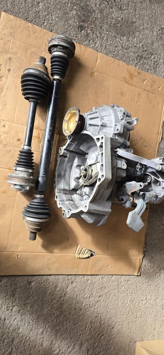 Skrzynia biegów JCS  cadyy touran komplet