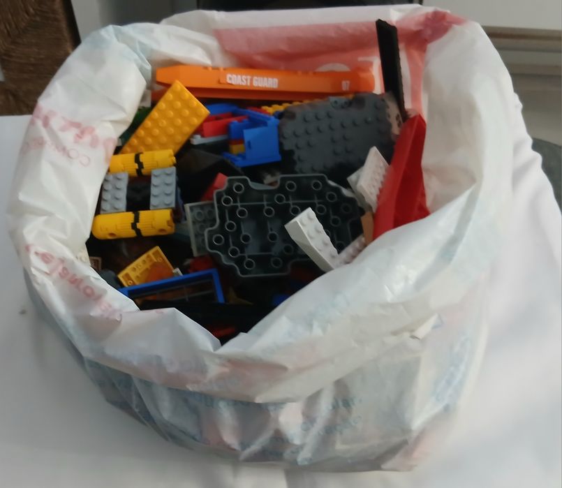 Saco com peças Lego várias