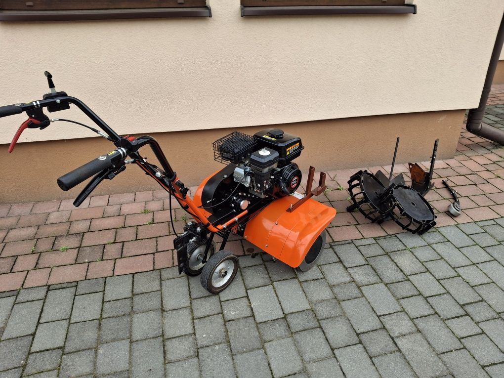 Wynajem glebogryzarki wynajmę glebogryzarke