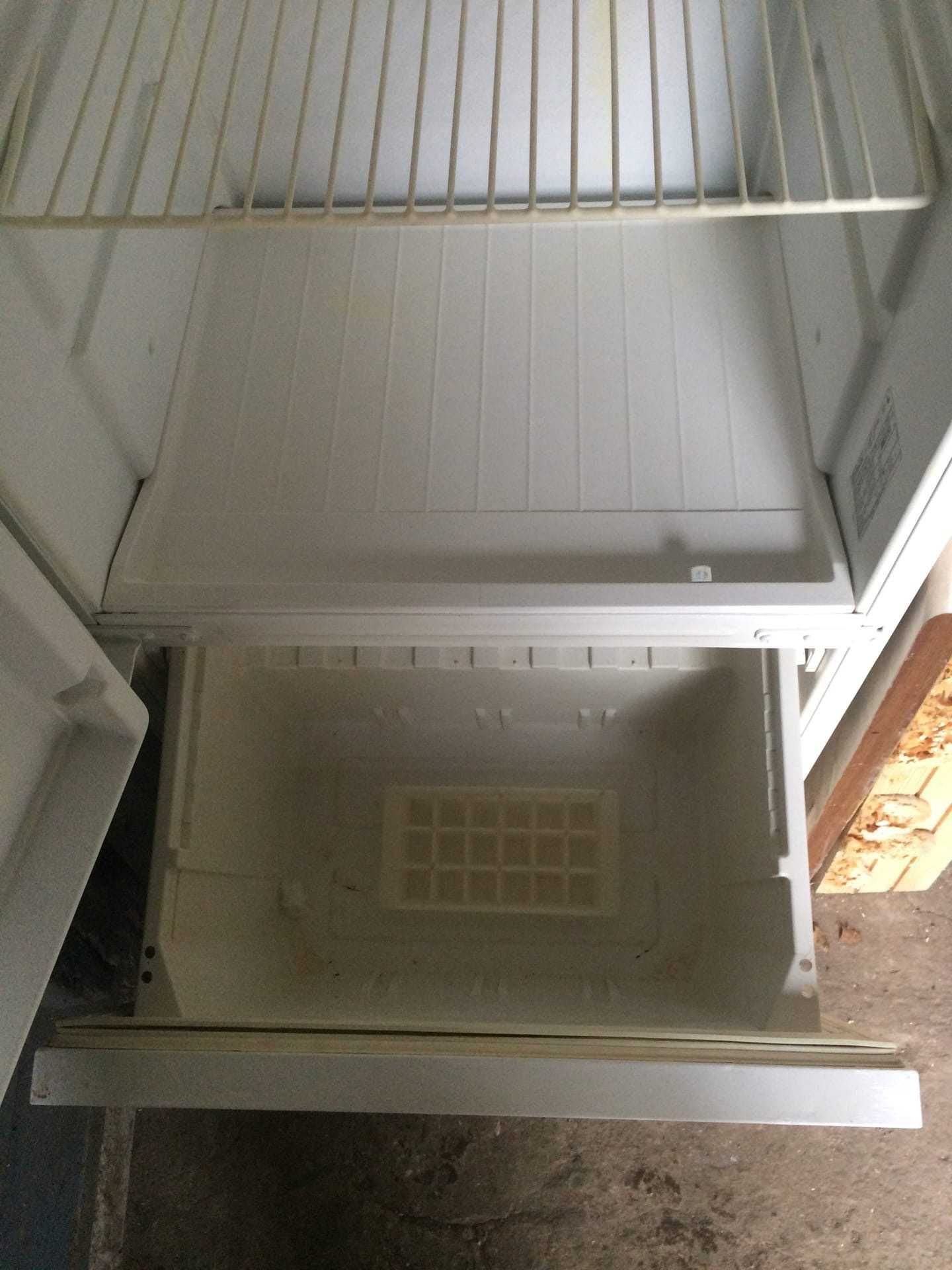 Холодильник Трехкамерный «Stinol-104» КШТ-315/80