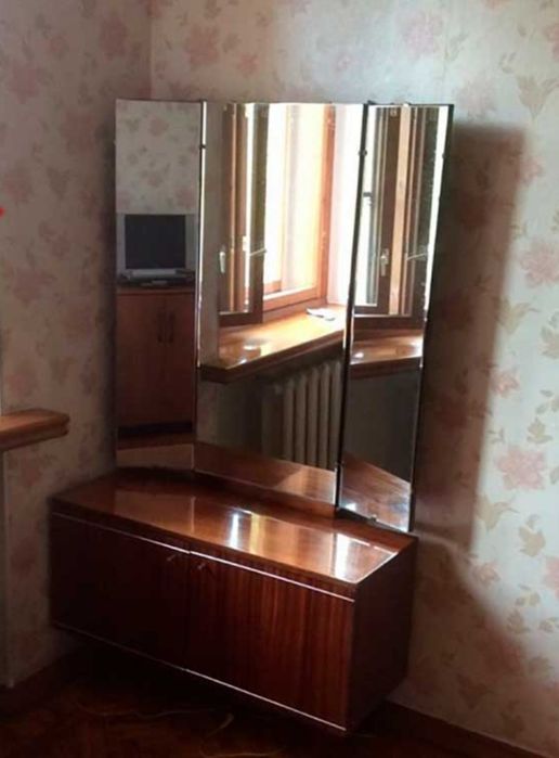 Продам трельяж трюмо