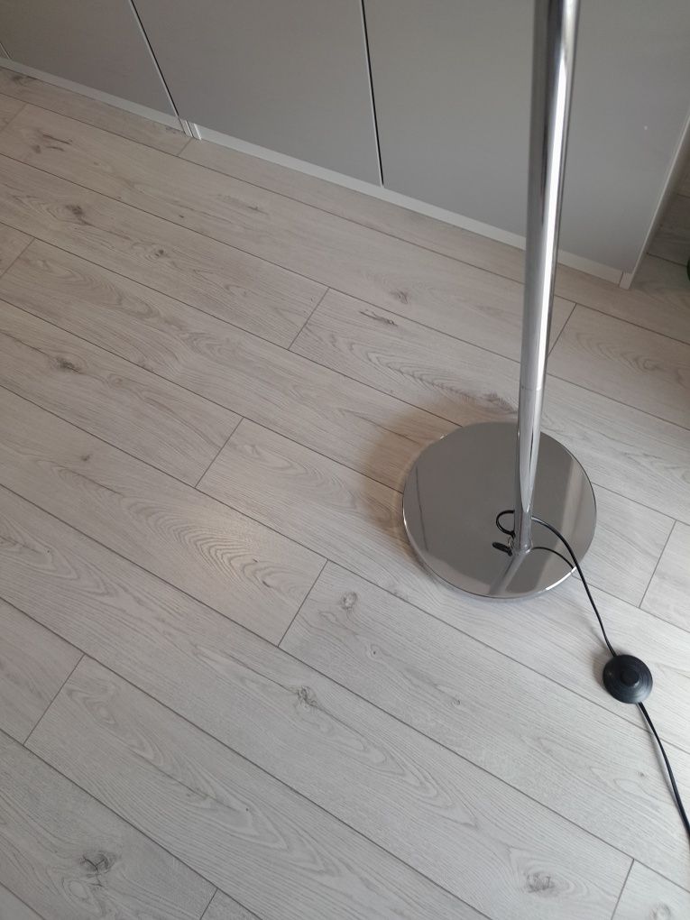 Lampa do salonu chromowana