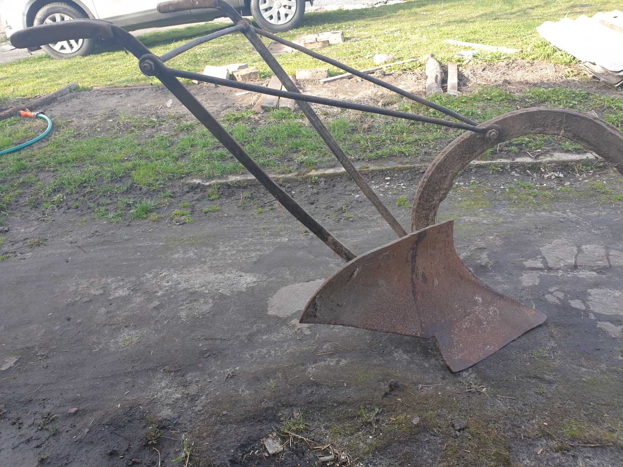 Продам сільскогосподарський плуг