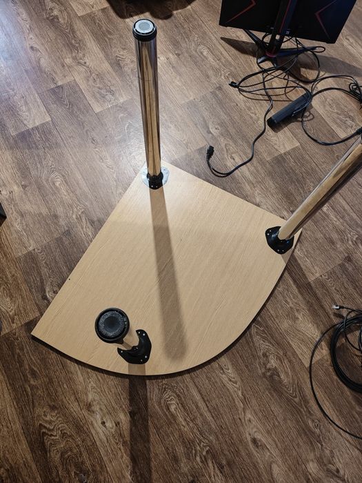 Угловой стол в отличном состоянии