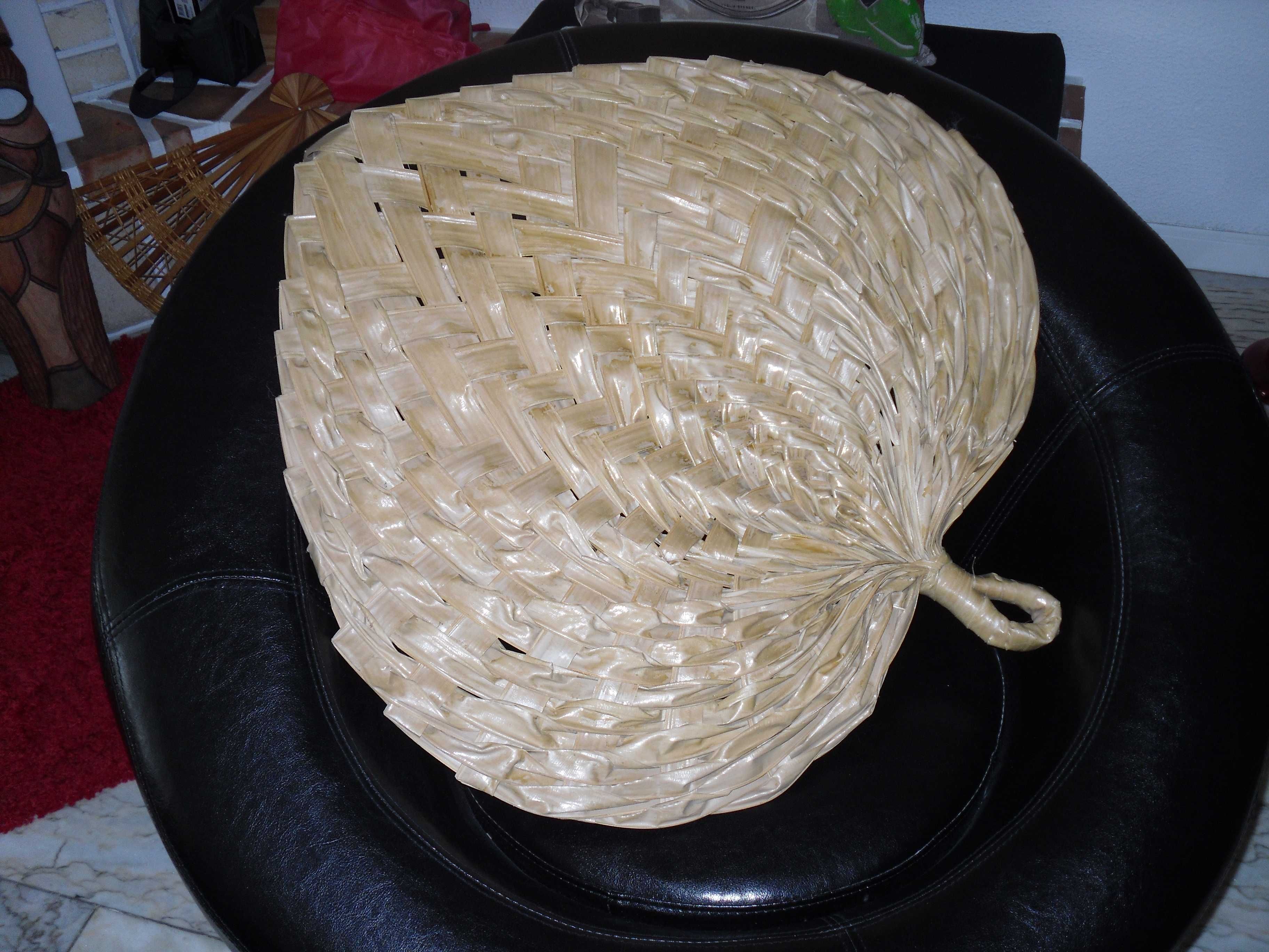 Leques decorativos em Palhinha