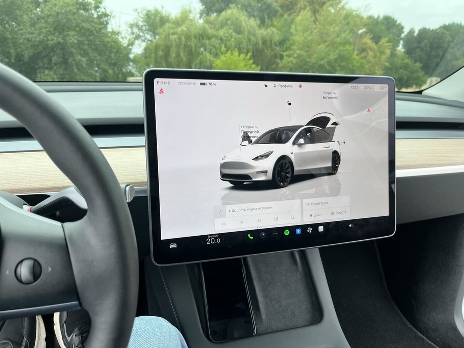 Tesla Model Y 2023
