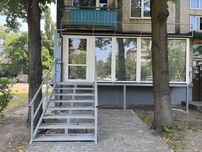Без-%. Аптека-Салон-БарБер(54м.кв) Верховного Совета,м.Дарница