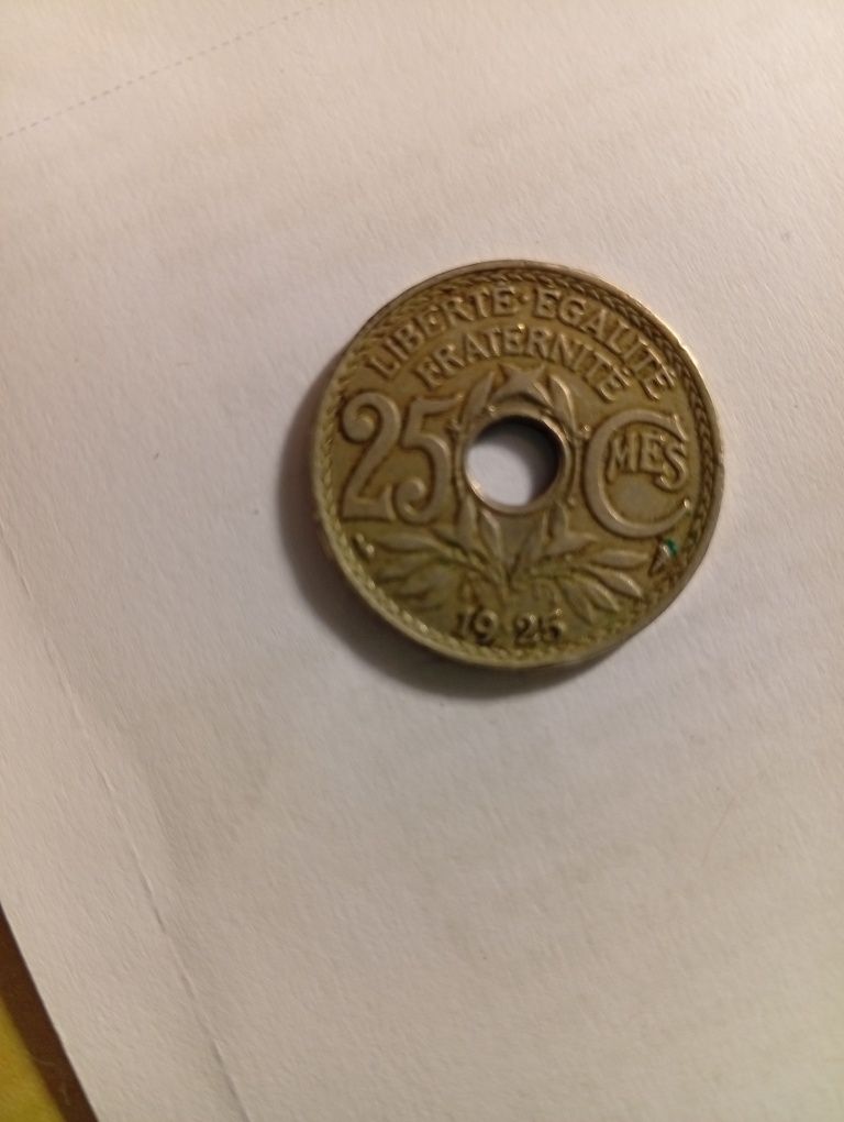 Moedas antigas para desocupar.