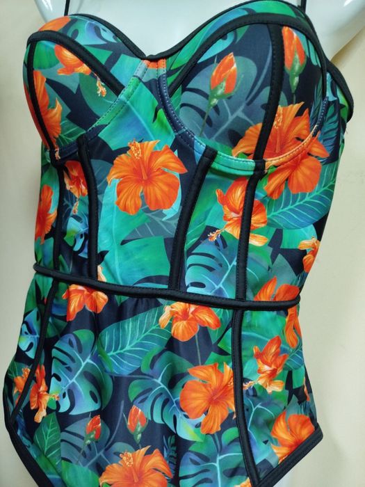 Купальник суцільний