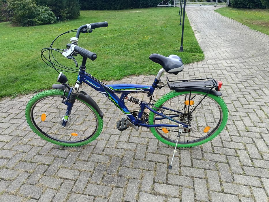 Sprzedam rower młodzieżowy.