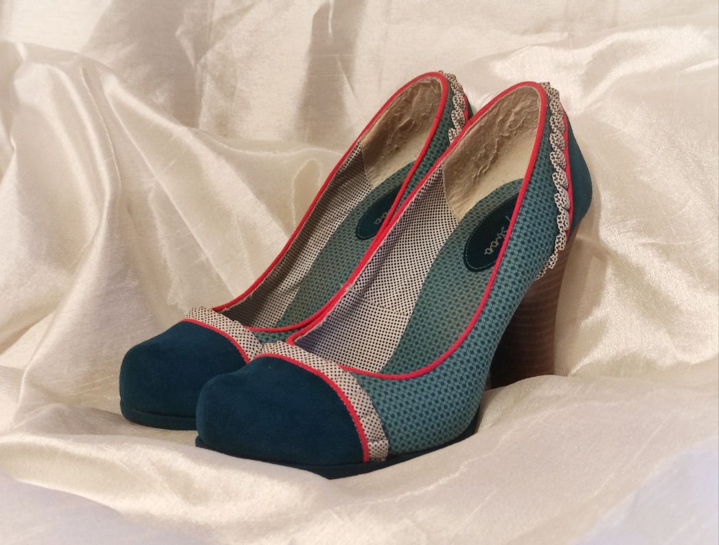Par de sapatos Ruby Shoo - usado - negociável