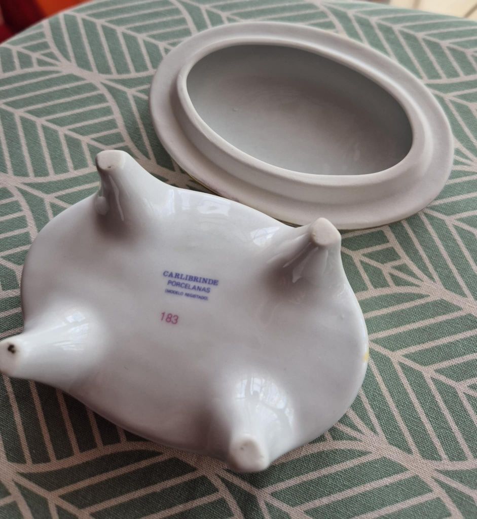 Peças em porcelana