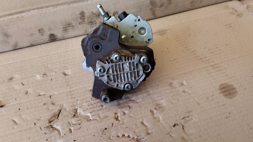 pompa wtryskowa paliwa opel astra h meriva a 1.7 cdti 0445010086