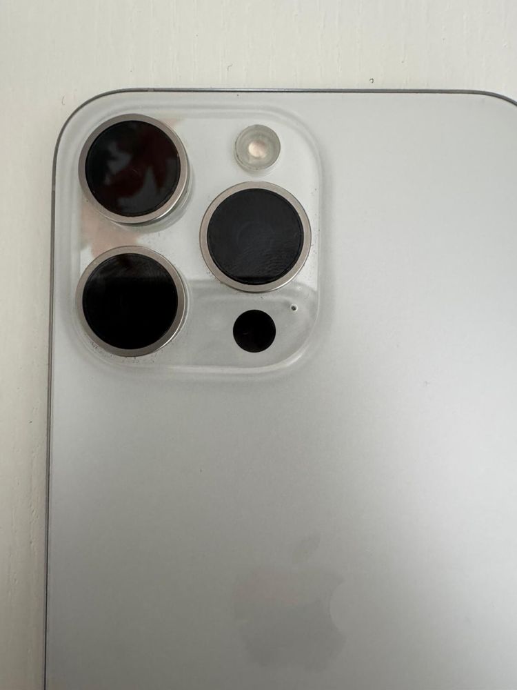 VENDO 2 IPHONES 15 PRO MAX 256g - COMO NOVO - ENTREGO EM MÃOS