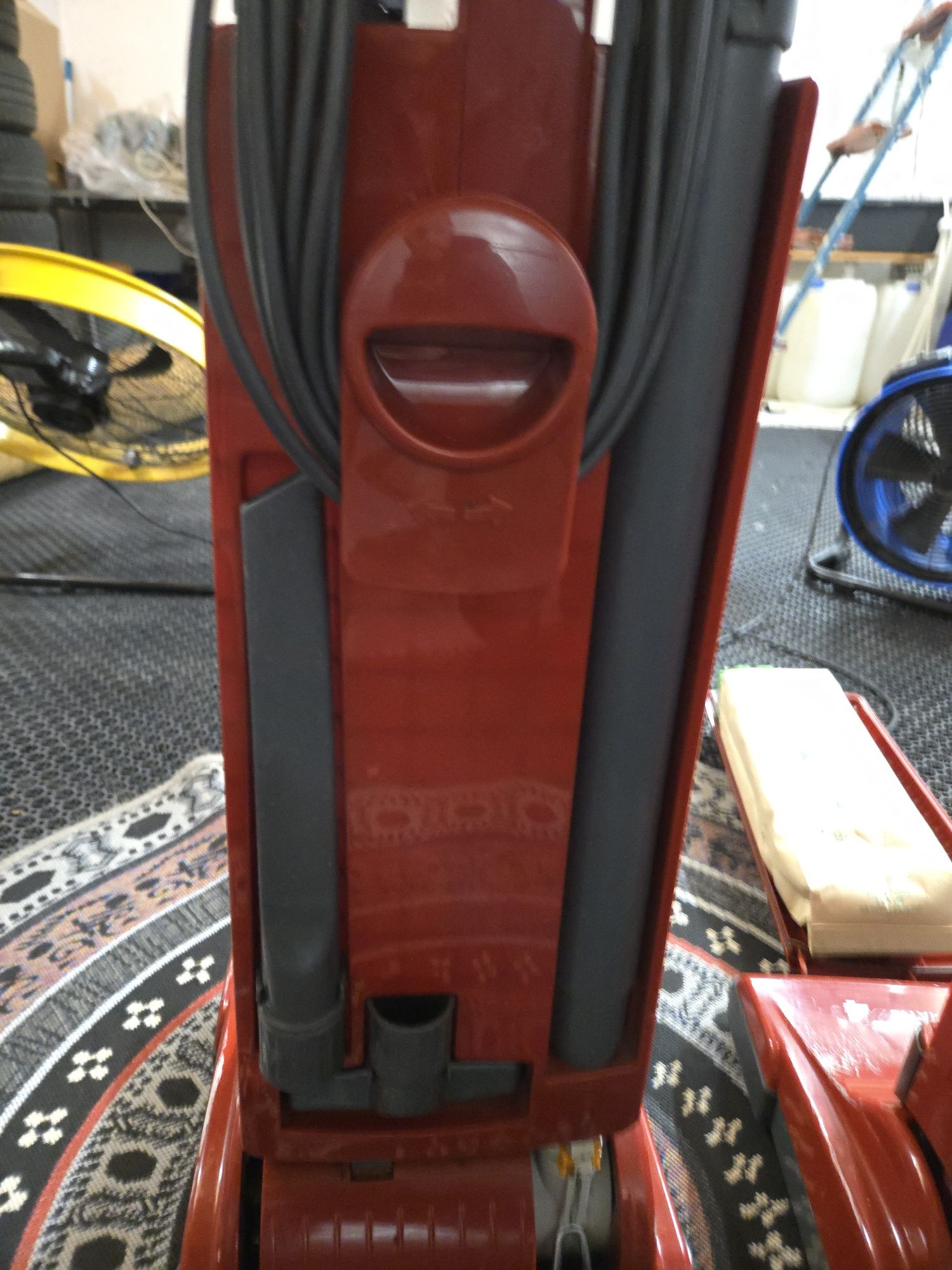 Sprzedam odkurzacze sebo automatic x4