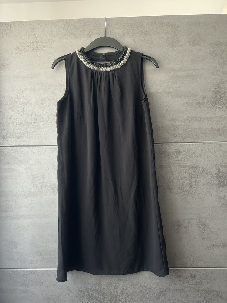 Sukienka Reserved czarna M 38 luzna z koralikami przy dekolcie