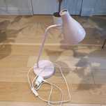 Lampka dla dziecka na biurka różowa nocna Ikea Snoig