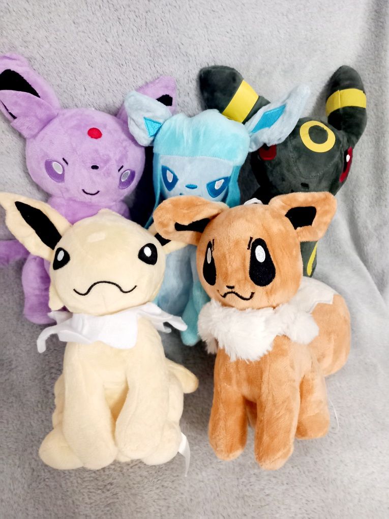 Eevee Umbreon Epseon Glaceon Jolteon pokemony