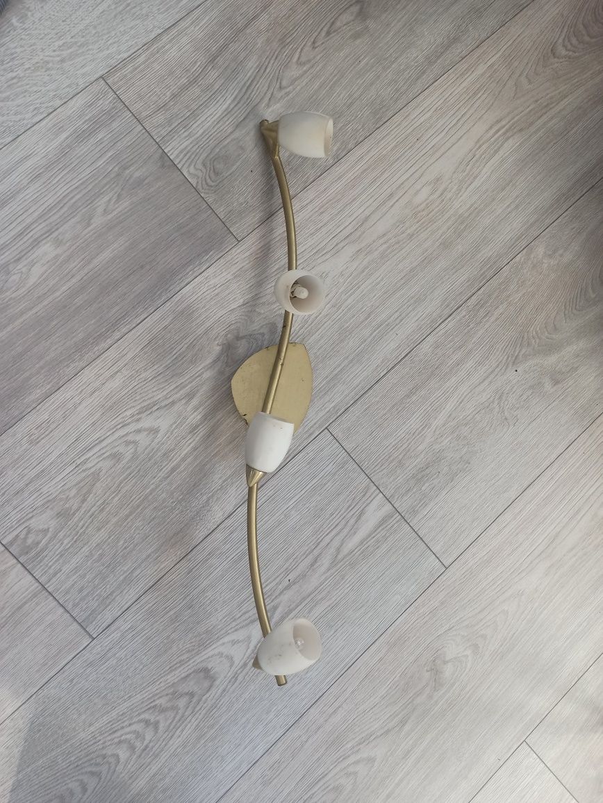 Oddam trzy żyrandole