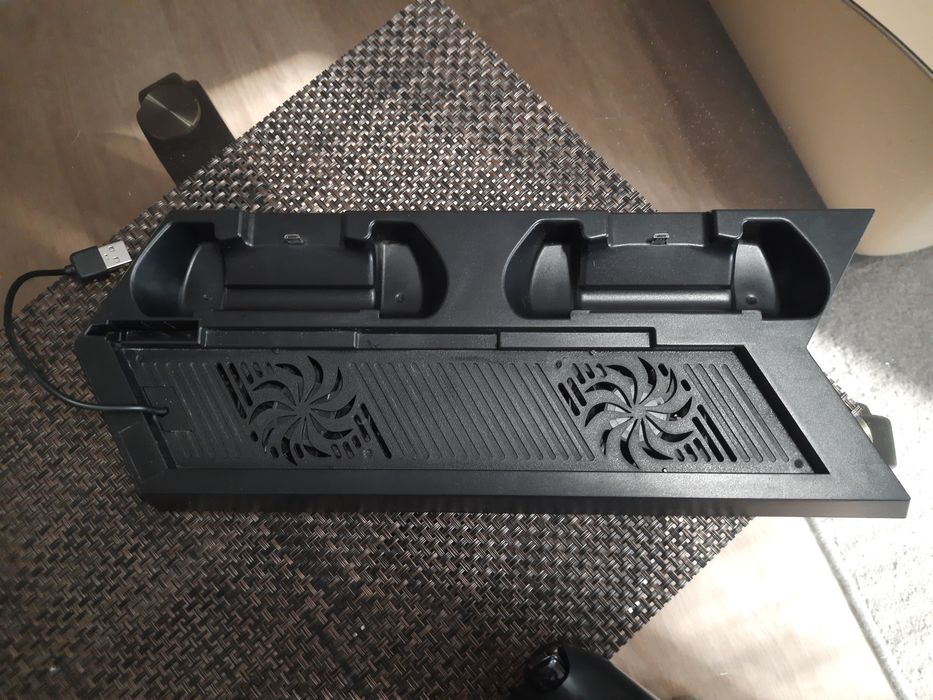 PS4 Fat 500gb + 2 геймпада