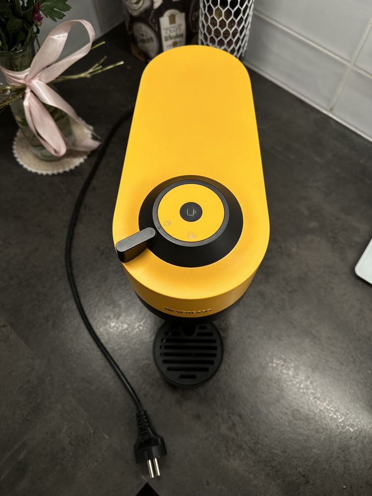 Ekspres do kawy Nespresso Vertuo Pop Mango