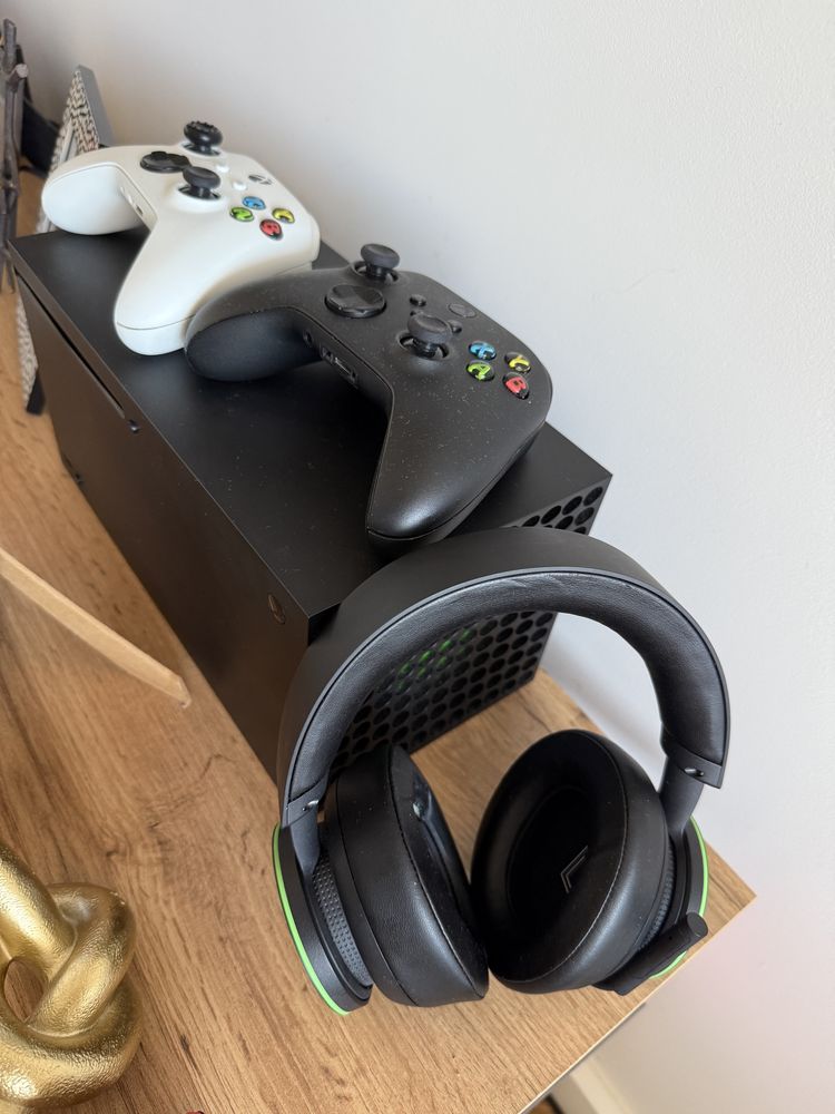 Xbox Series X 1TB + 2 comandos + Wireless Headset