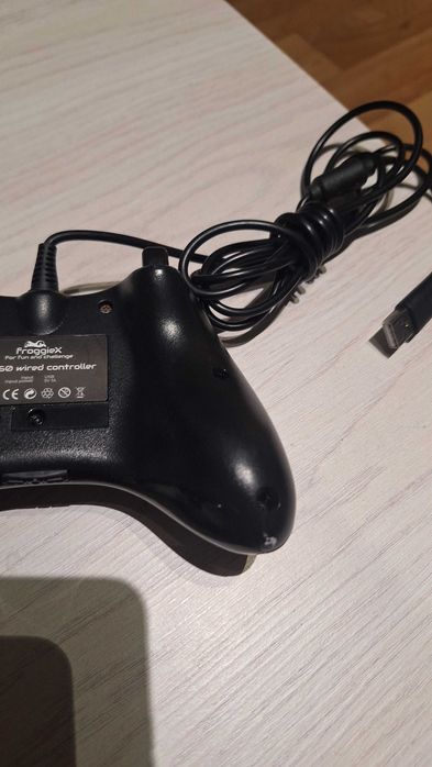 Pad przewodowy do xbox 360 pc czarny frogex sprawny!!!