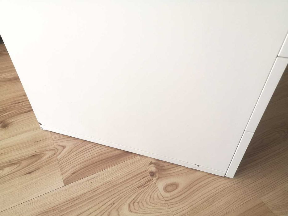 Biały kontenerek na klucz biała komoda szafka pod biurko