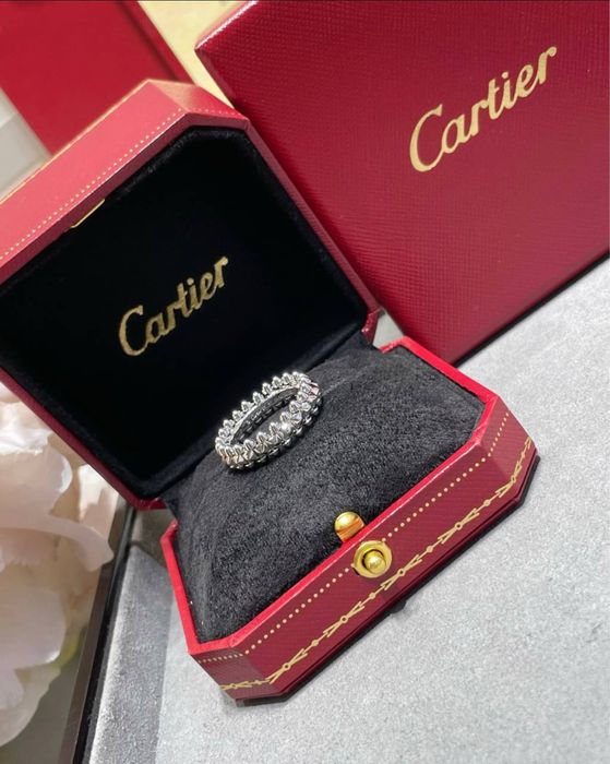 Кольцо (каблучка)Cartier clash