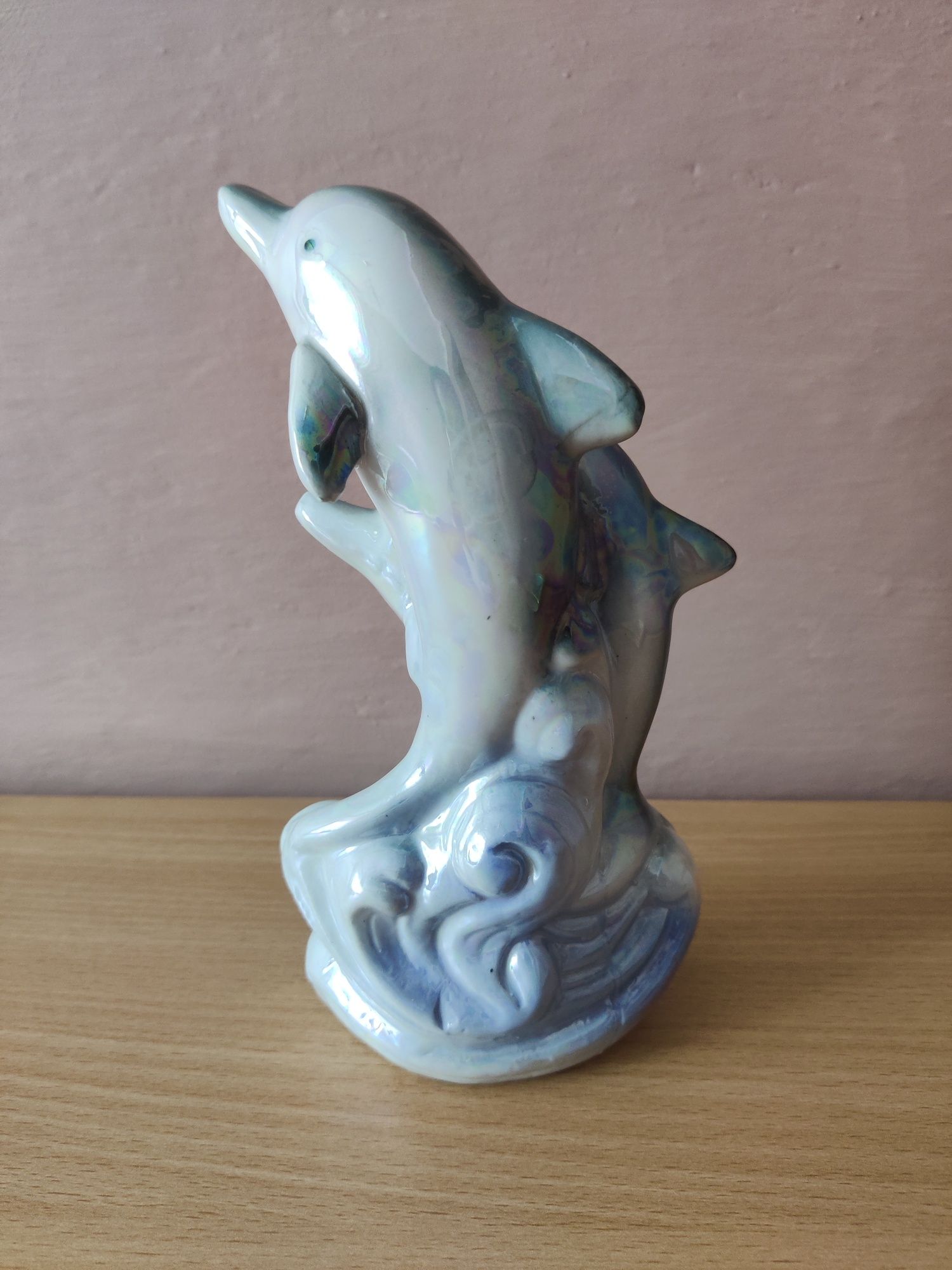 Figurka trzy delfiny