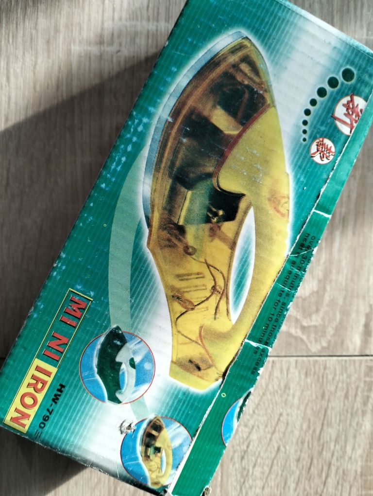 mini‑żelazko model HW‑790
