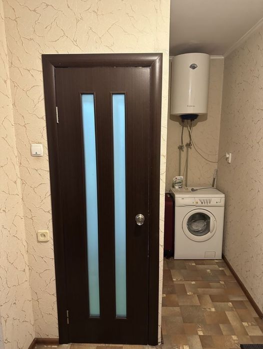 Продам 1к Чешку , в районе Коммунара средний этаж