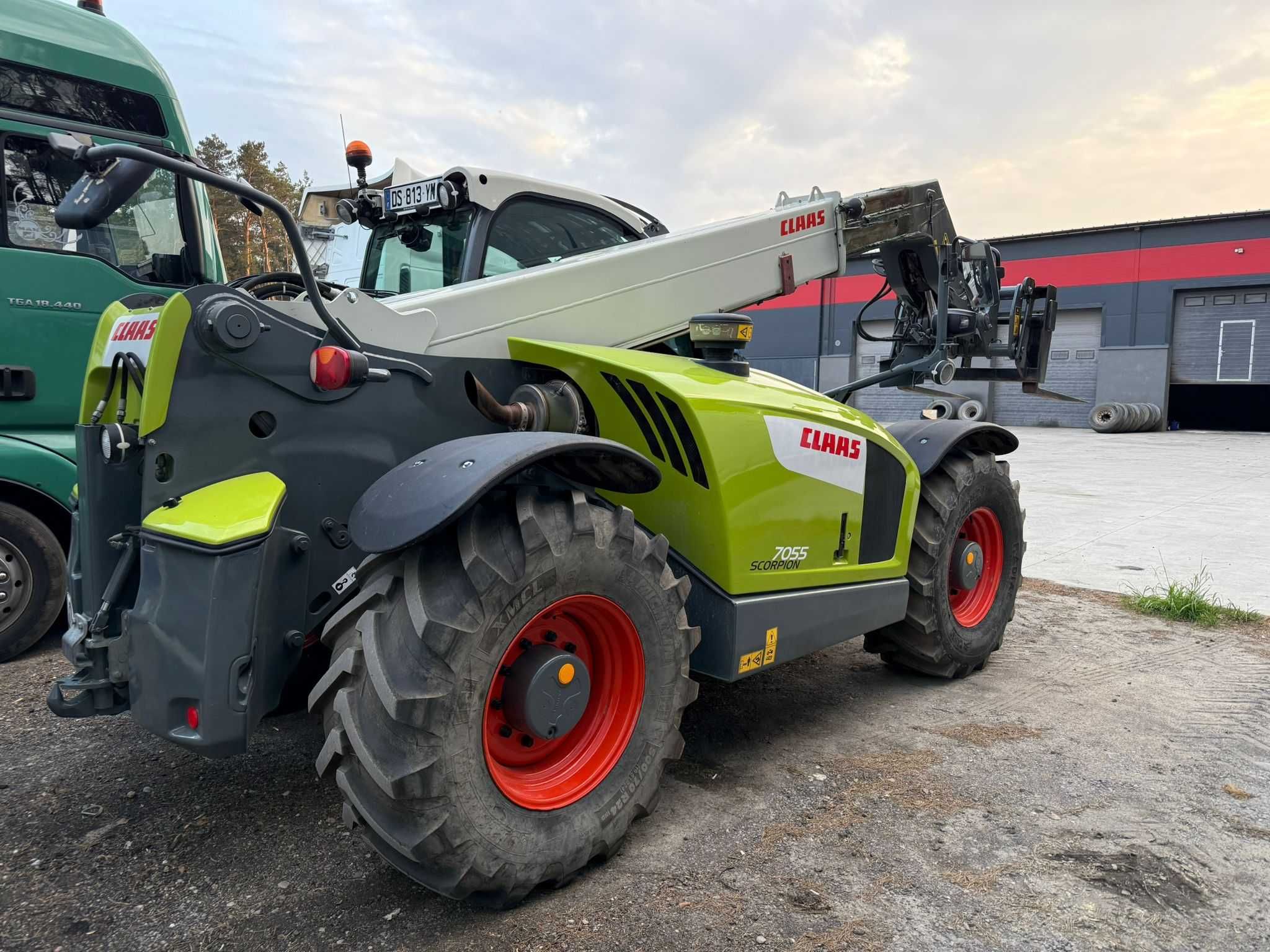 CLAAS SCORPION 7055 Varipower, Klima, Zaczep hydr,Centr smar,z Francji
