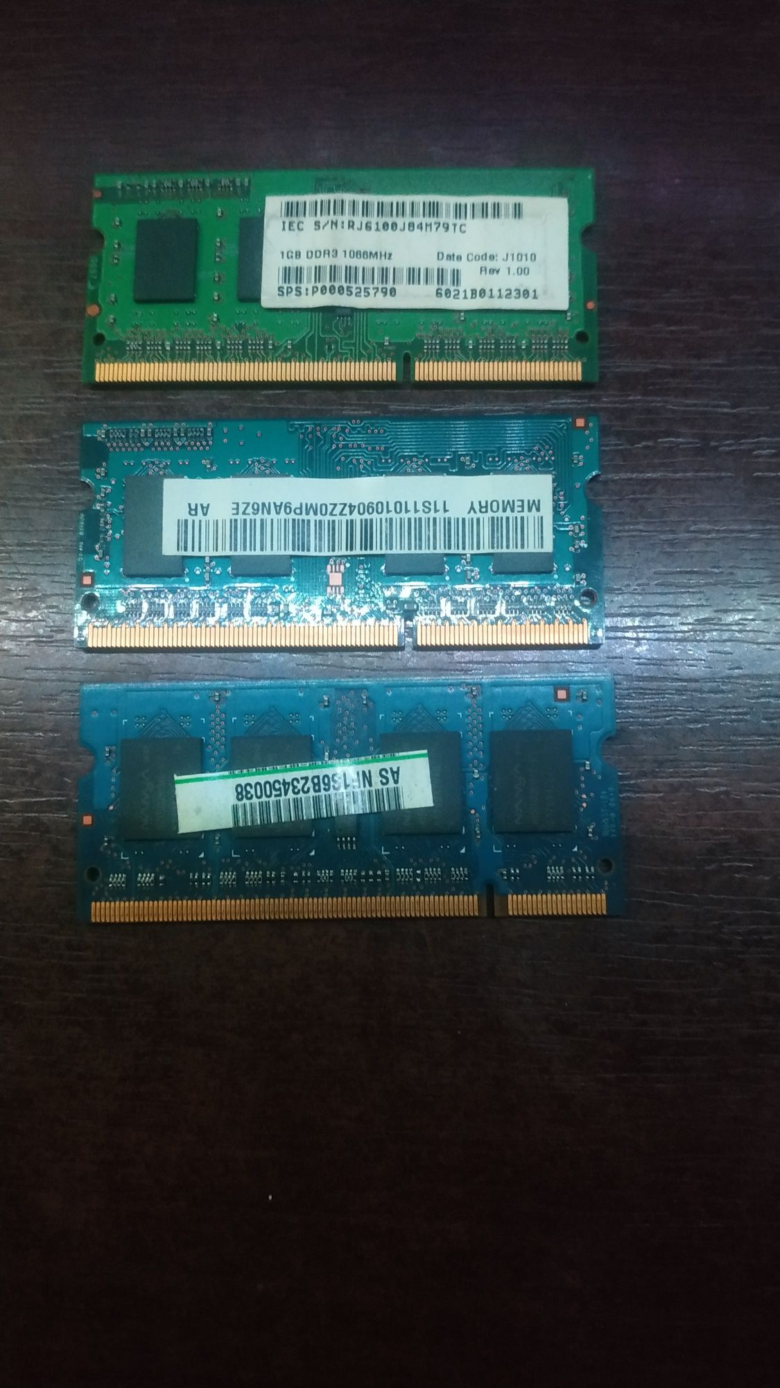 Оперативная память для ноутбука DDR3 по 1 Гб и DDR1 на 512 ГБ