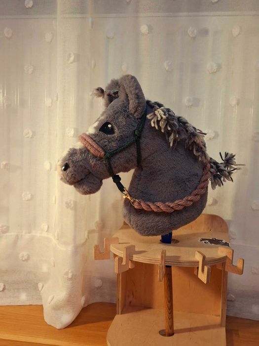 Sprzedam halter z uwiązęm dla hobby horse A4