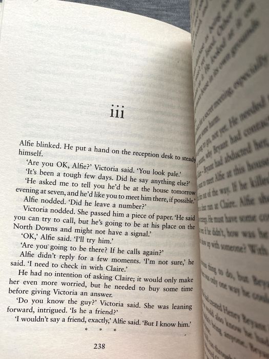 Alex Lake — The Last Lie, Mandasue Heller — Broke (книги англійською)