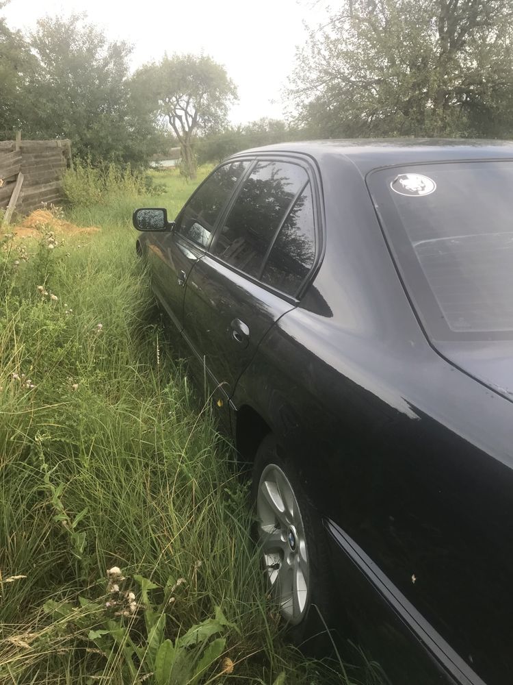 Продам BMW E38 газ. Бензин
