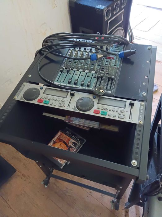 Vende se conjunto  musical  dj completo