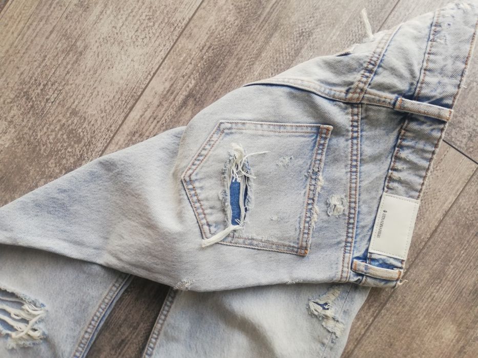 Jeansy Straight Fit stradivarius M