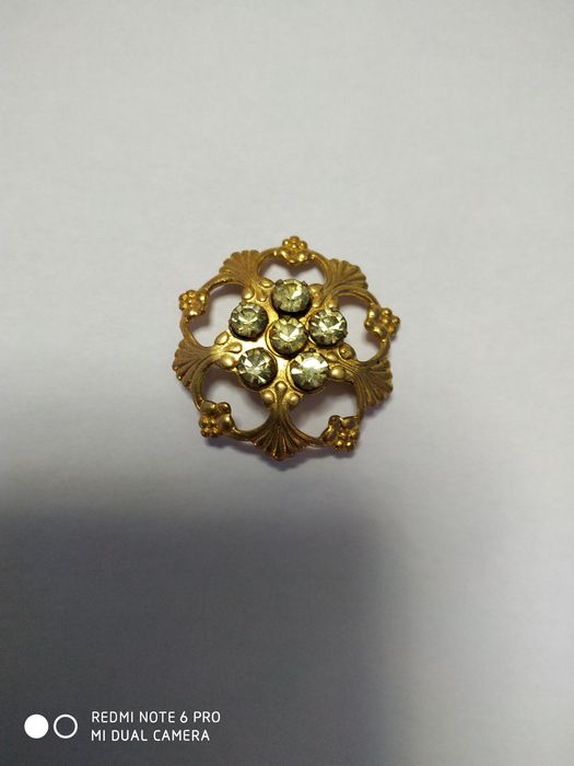 Винтажные броши, подвески.