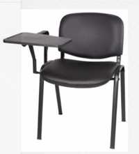 20 cadeiras pretas com apoio pra escrever