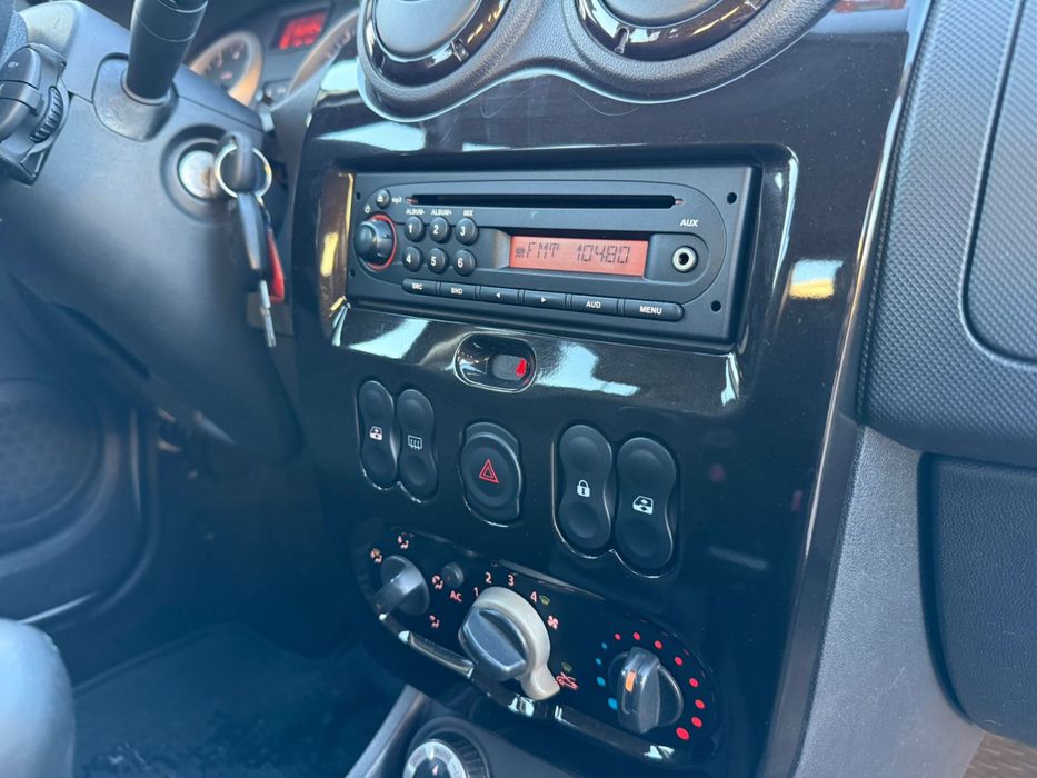 Дачія Дастер Dacia Duster