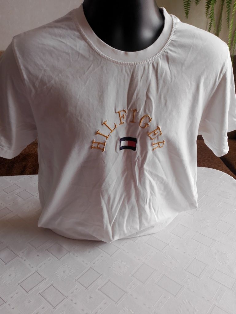Koszulka męska Tommy Hilfiger rozmiar XL długość 71 szerokość 104