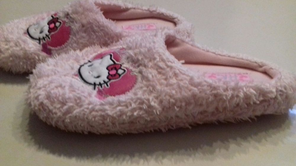 Ciapy kapcie Hello Kitty rozm 32 microfibra