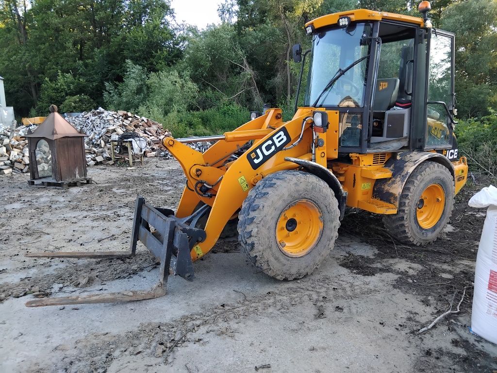 Ładowarka jcb 407