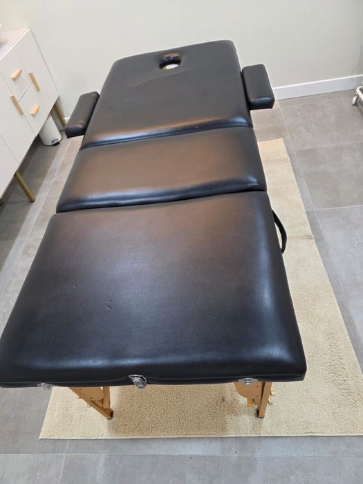 Marquesa Preta em usada bom estado de madeira