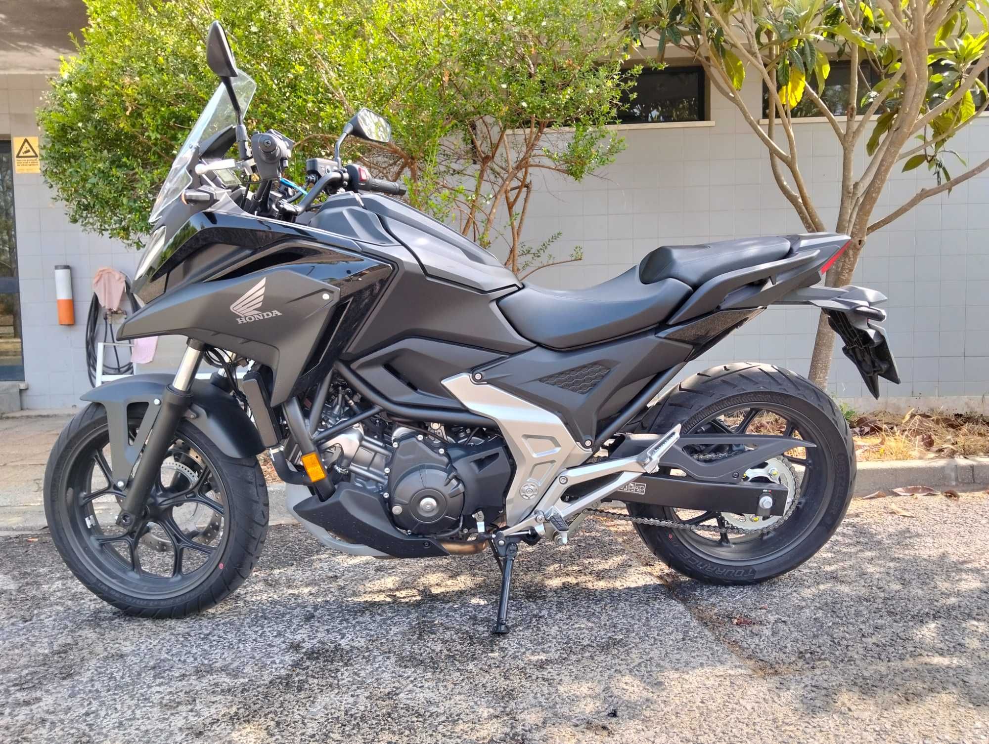 Honda NC750X poucos kms como nova.