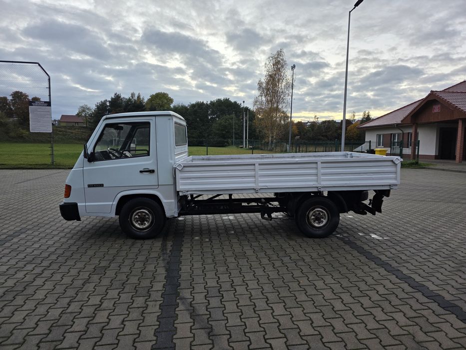 Mercedes MB100D niski przebieg,bez korozji,zadbany
