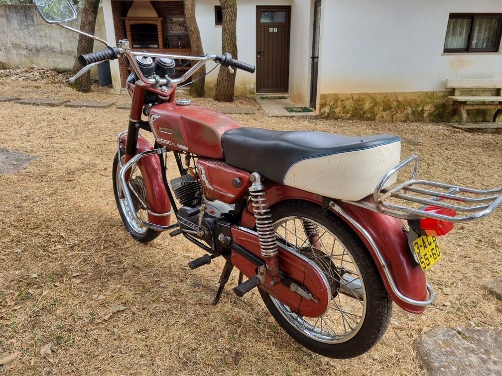 Motorizada Casal 4 v