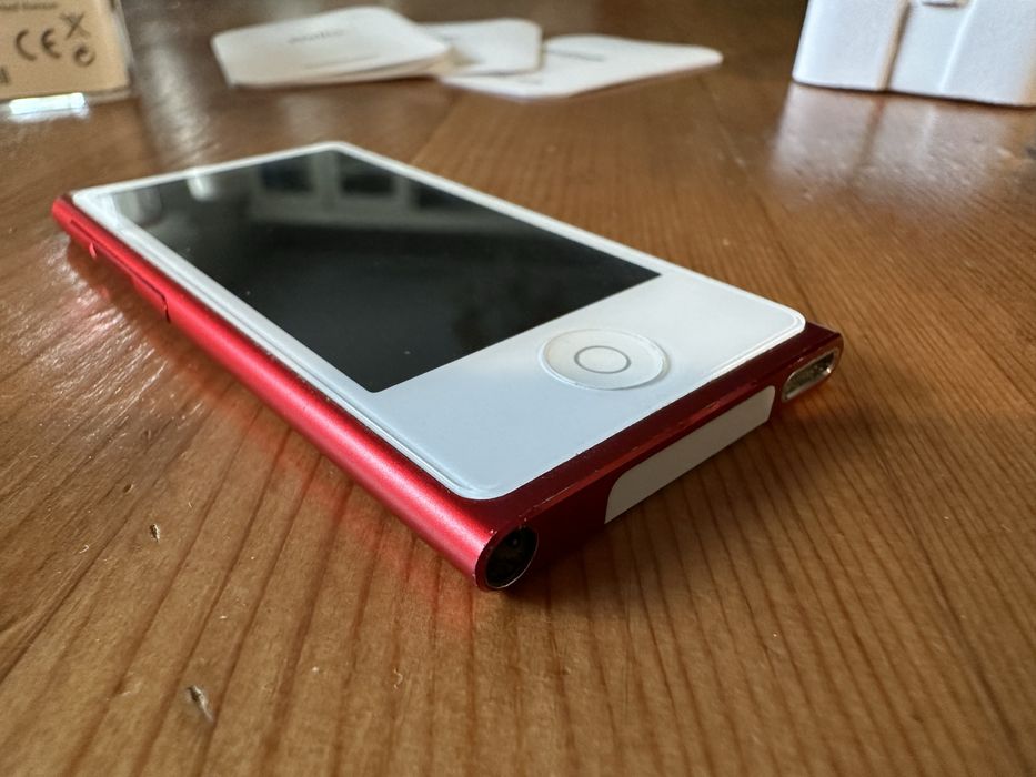 iPod Nano 7 Product Red